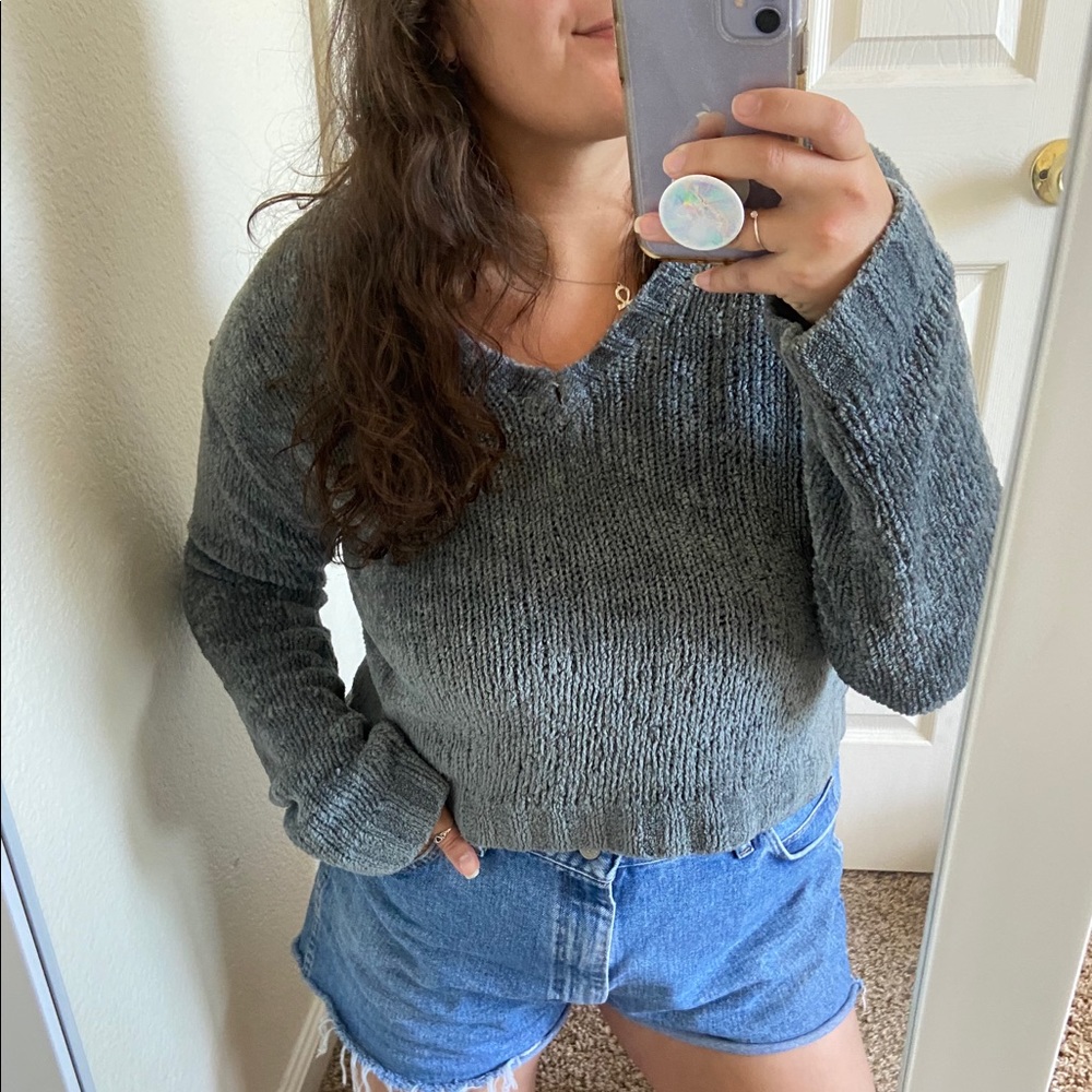 🌟Cute Slightly Cropped blue/gray Sweater🌟
